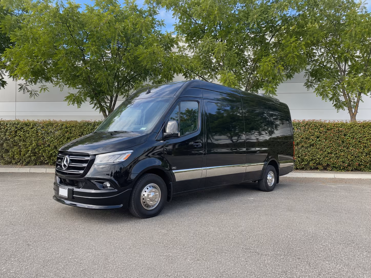 find the perfect transportation for your next airport transfer 4
